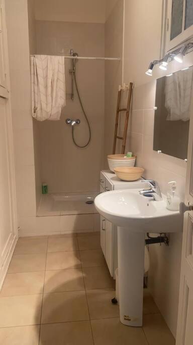 Amazing 2-bedroom apartment in Nice near the beach Buitenkant foto